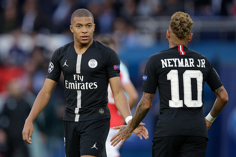 瓜帅：我们要拿98分才能英超夺冠；与摄影师冲突后马上道歉了