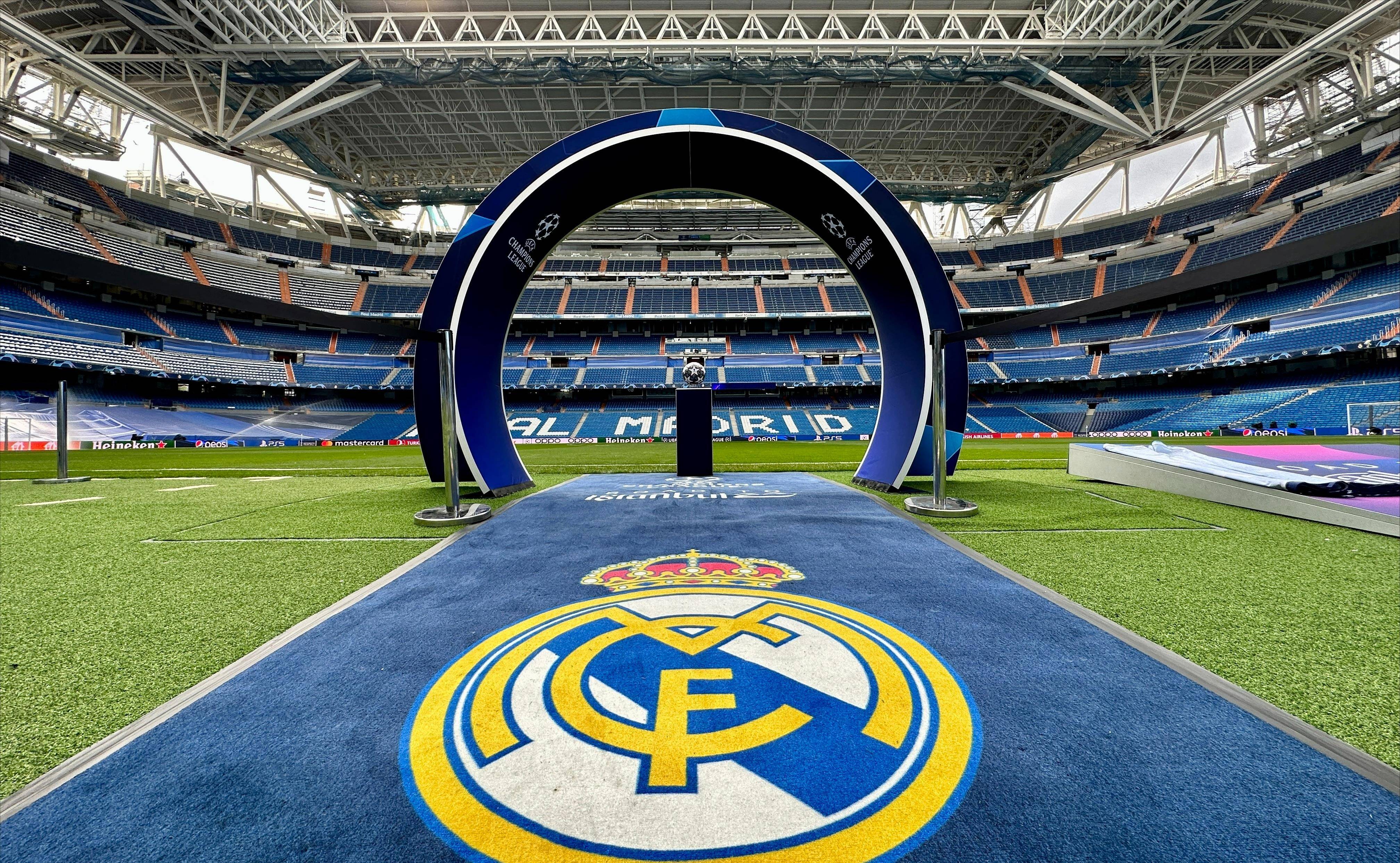 CBA：深圳男篮三分火力全开 主场击败上海