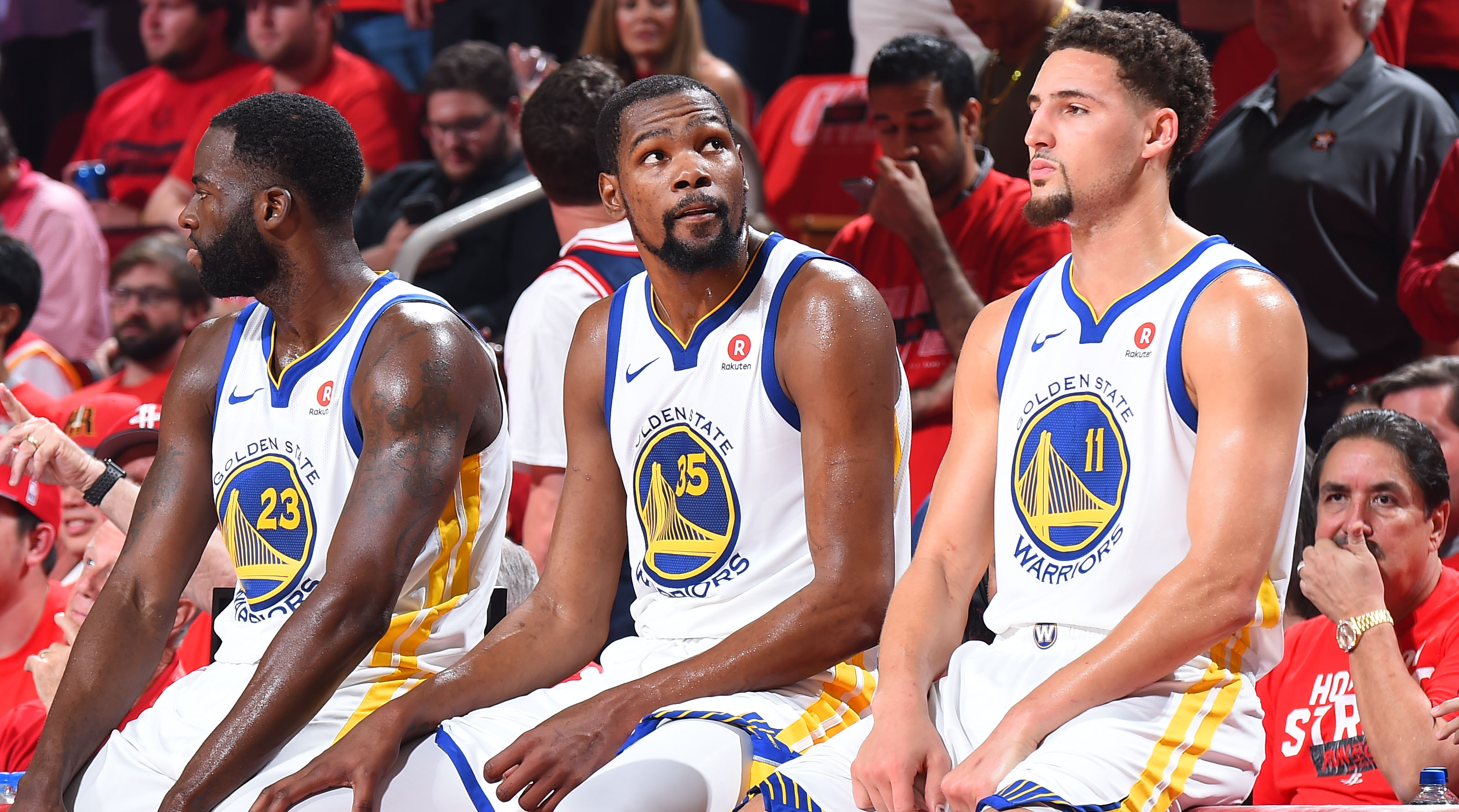 肯尼亚选手打破重庆马拉松男子组赛会纪录夺冠