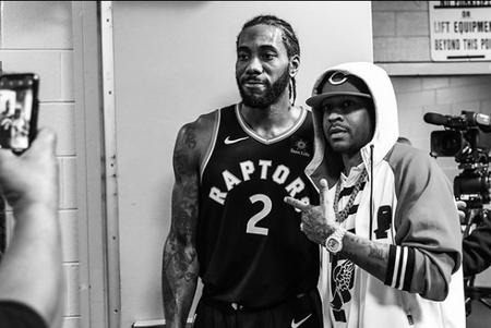 难缠，湖人队的八村塁打破沉默，谈及棘手的膝伤